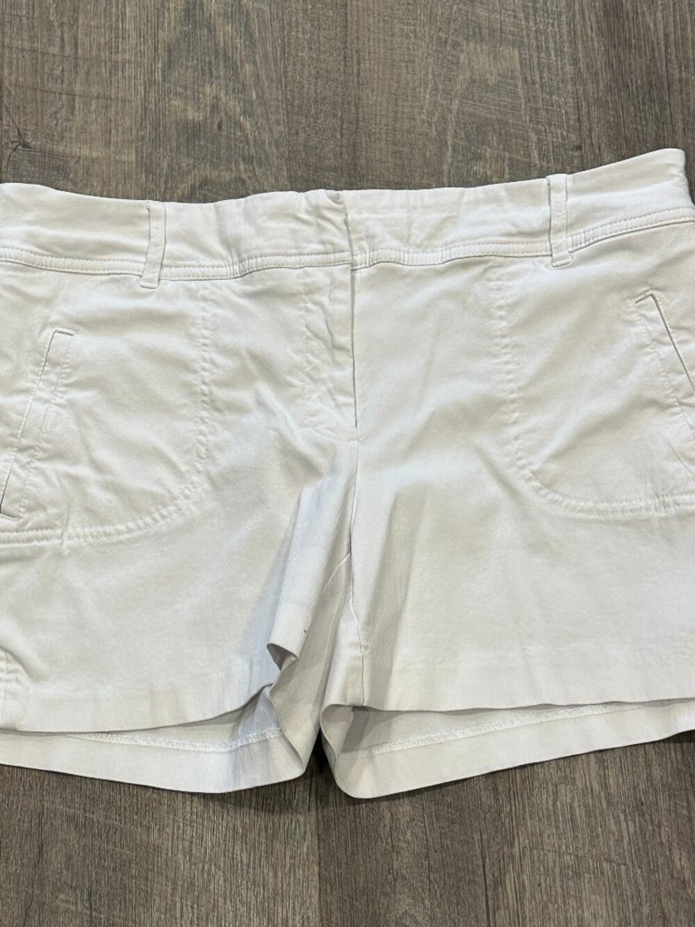 Thalia Sodi Stretch Shorts Ivory White 4" Inseam with 35" Waist Womens Size 14